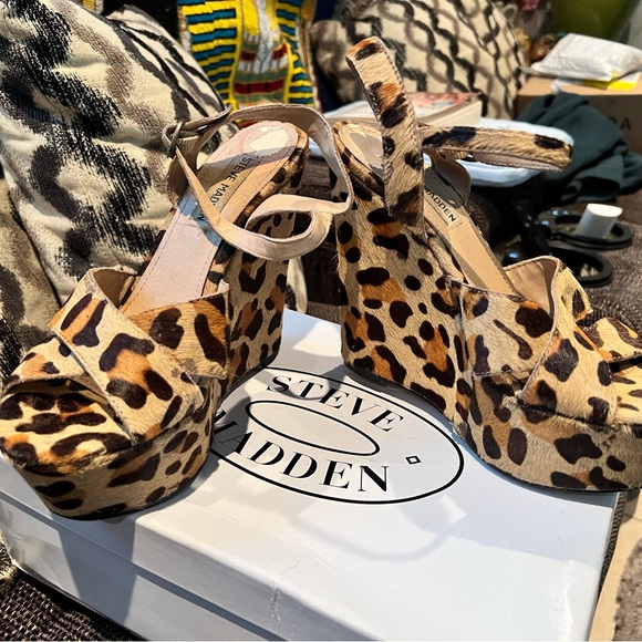 Steve Madden pony hair leopard-print wedges - Picture 4 of 8